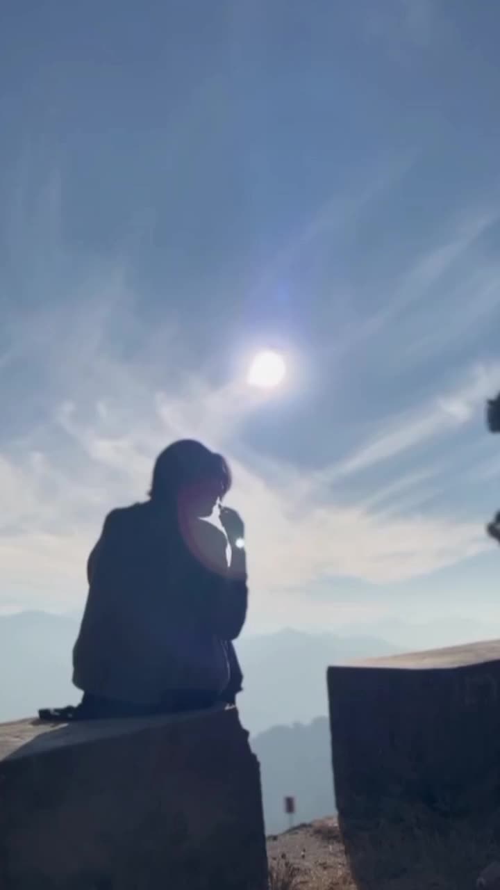 @𝟏𝟖 : 𝟎𝟒