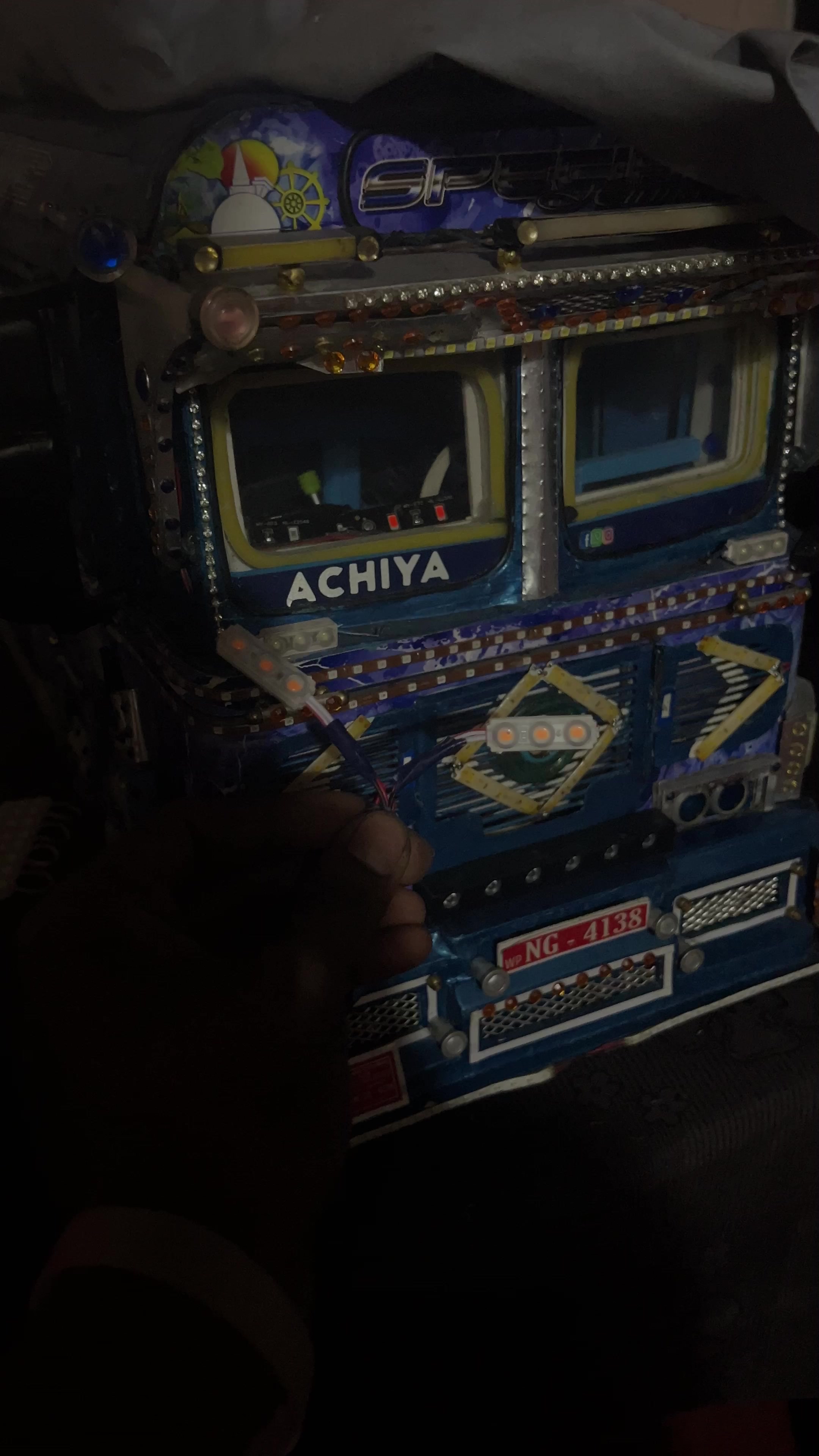 @ACHIYA🚶(🇱🇰)