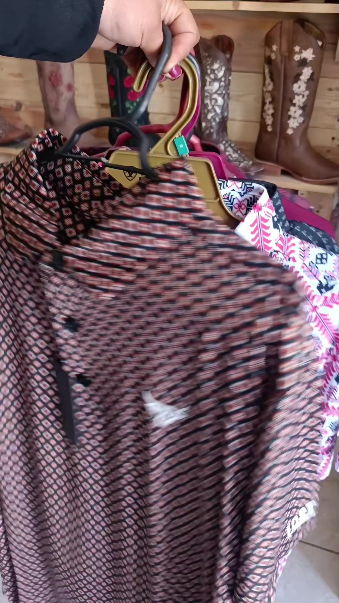 @Ledesma's Store