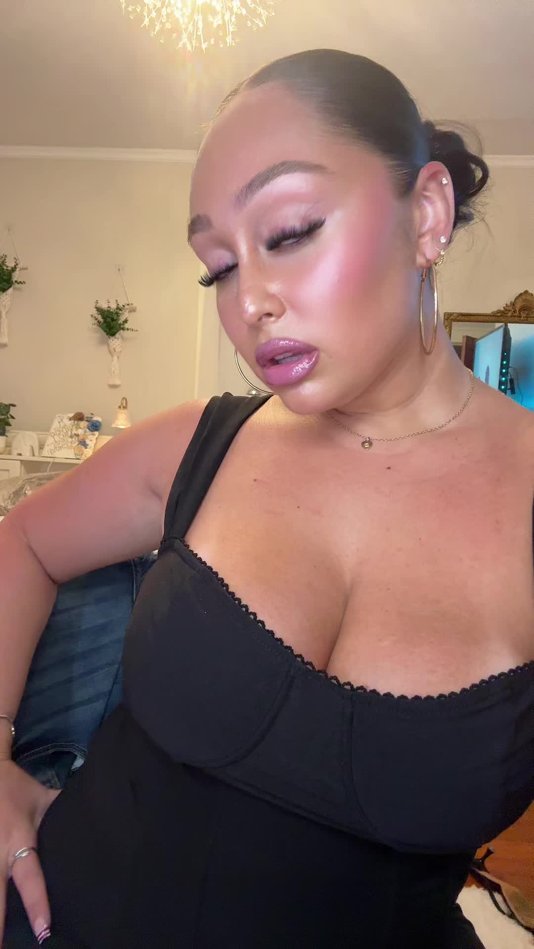 @helenamuoio_