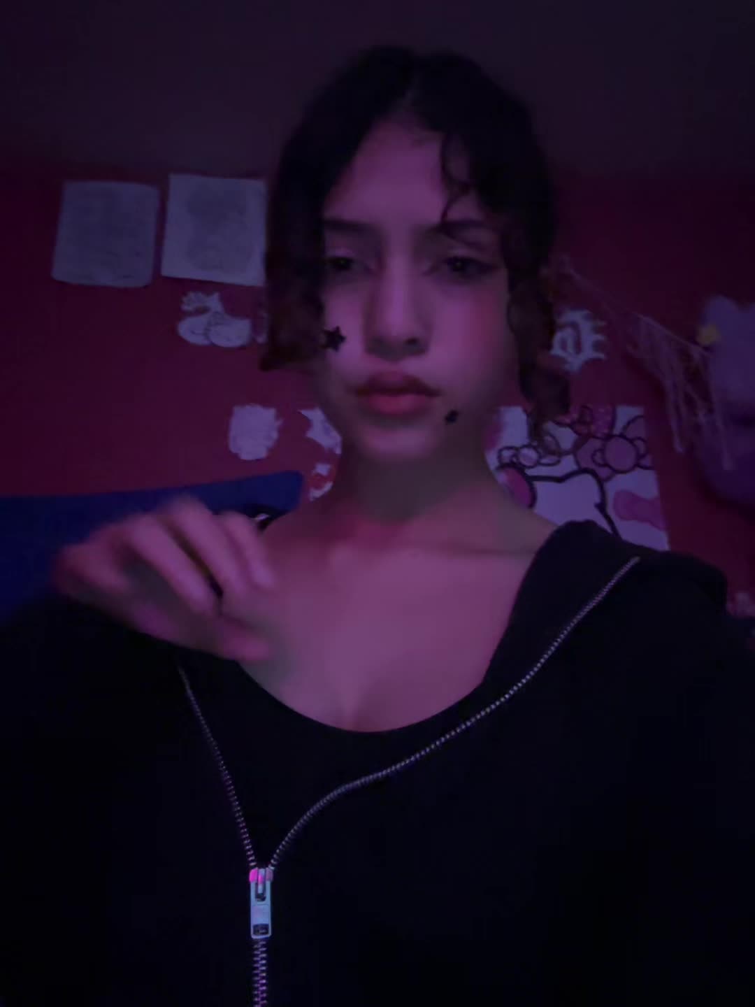 @️ 👩🏻🦱