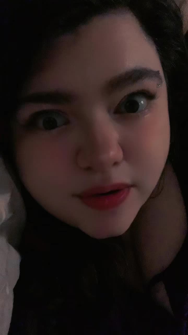 @FluffiBuniTushie