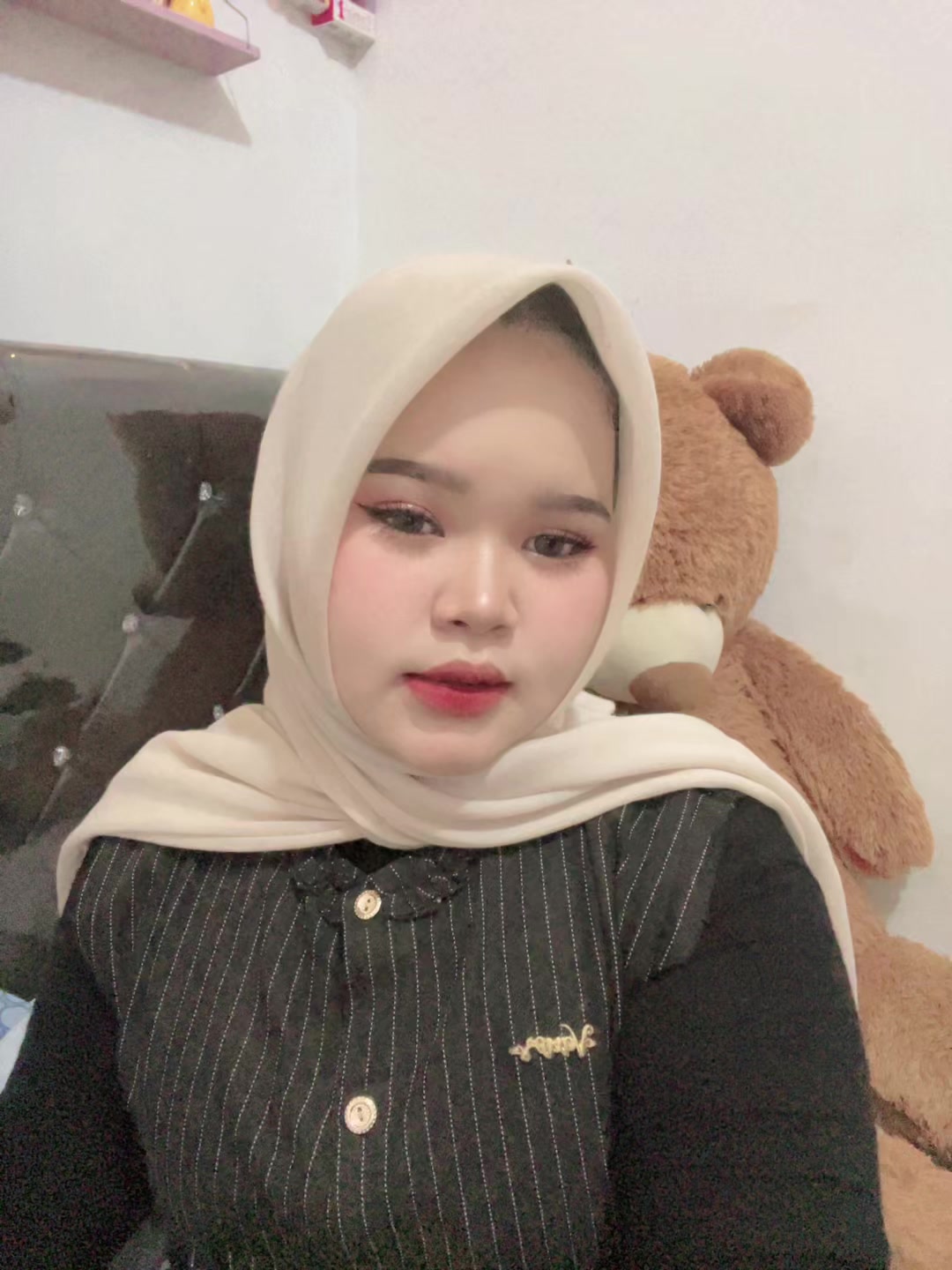 @Nisaa18