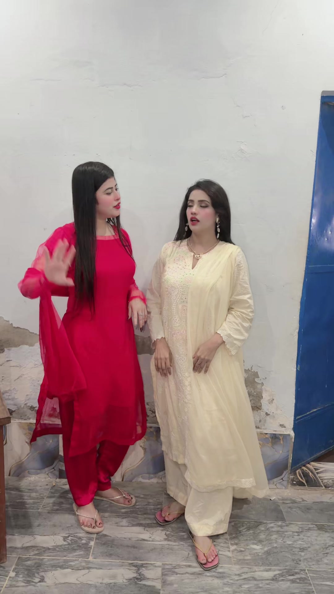 @Sania Khan Actress