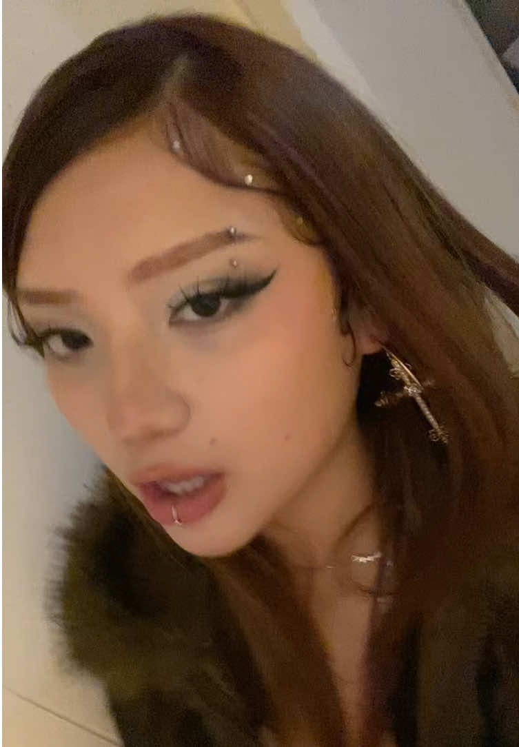 @๐ฏ๐๐๐๐๐๐๐ ๐ซ.