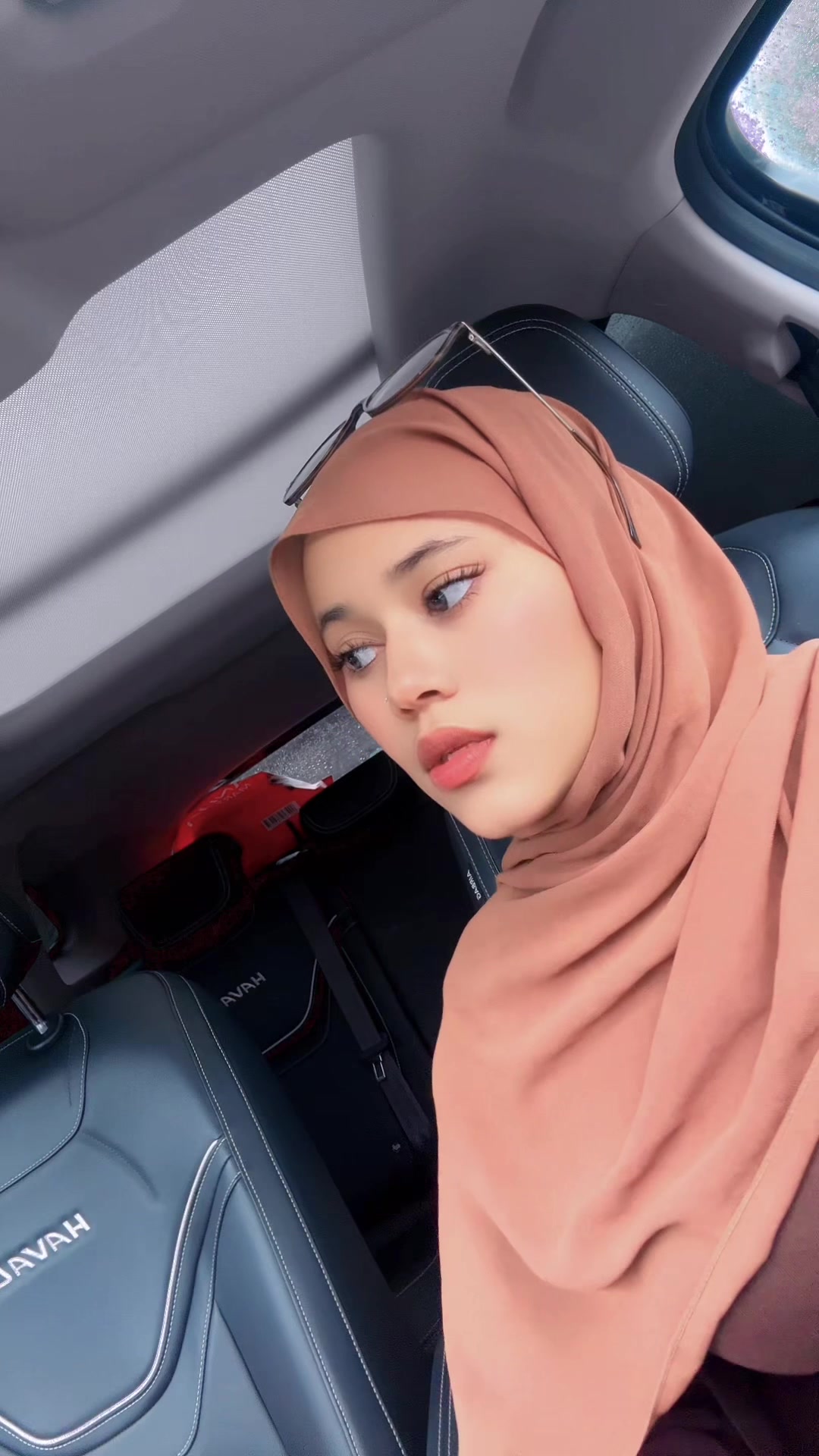 @nura beauty👸
