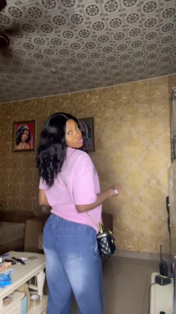@Bigbellybuttongirl