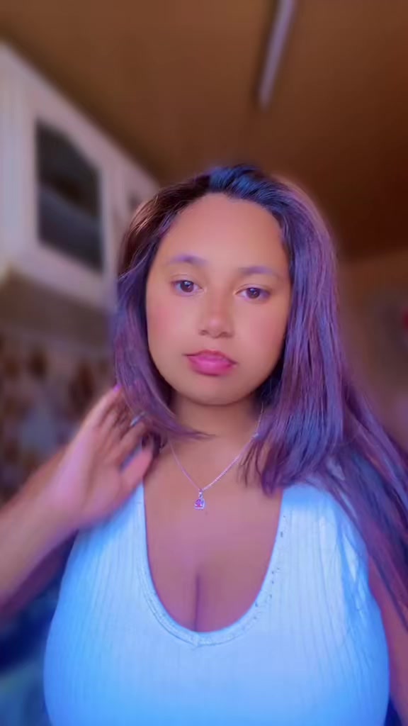 @𝒦ℴ𝓁ℴ𝒾𝓃𝒶 🍒