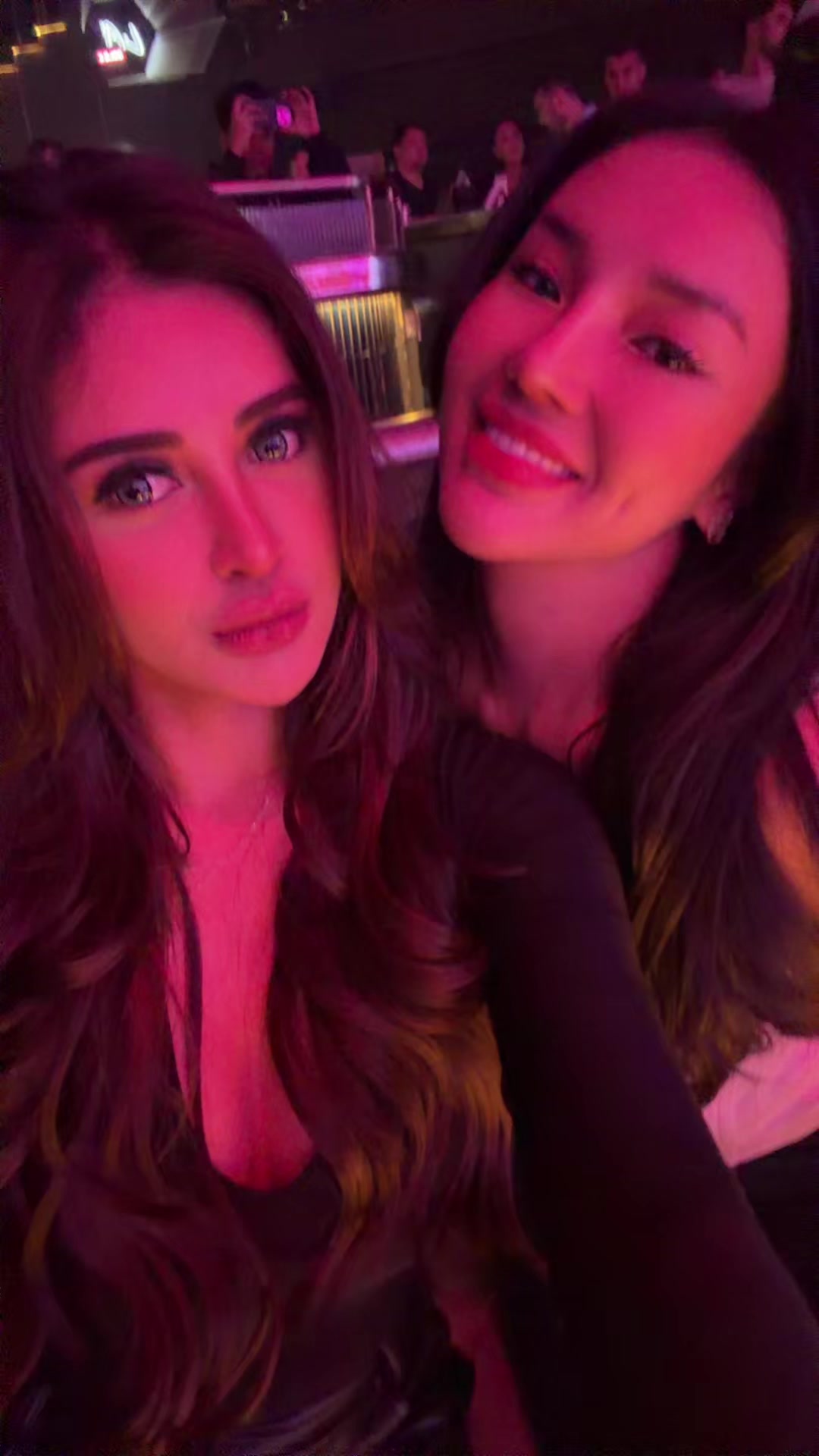 @lauraaas__