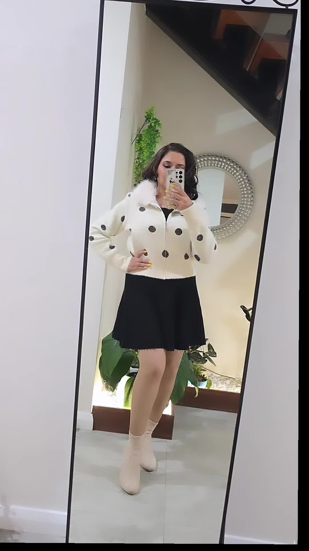 @SimplyAnamika