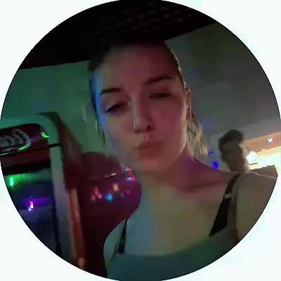 @Анюта😘