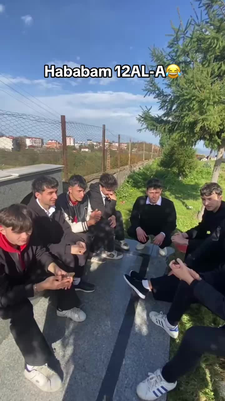 @Ne bakıyon kardeşşş