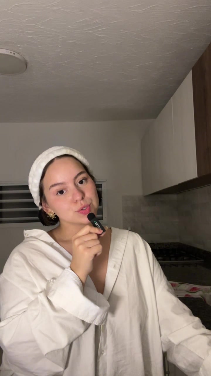 @taniassalazar