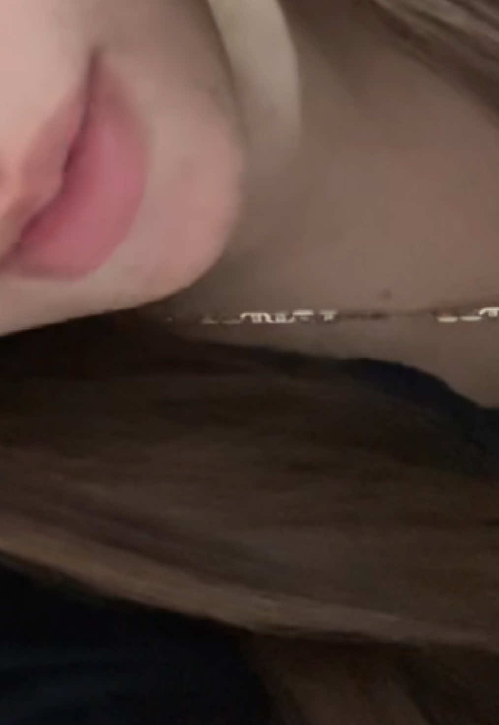 @•