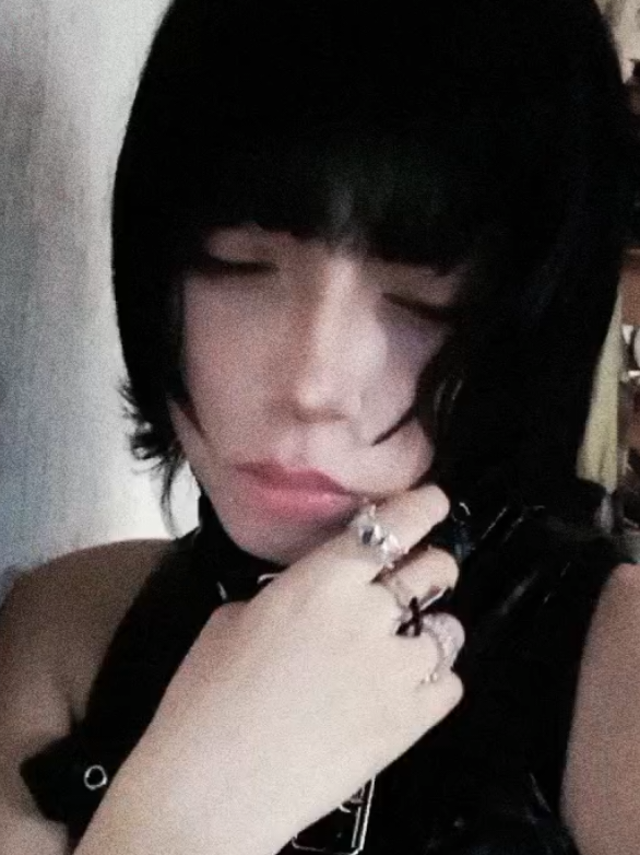 @愛  𝕯𝔢𝔪𝔦𝔞𝔫