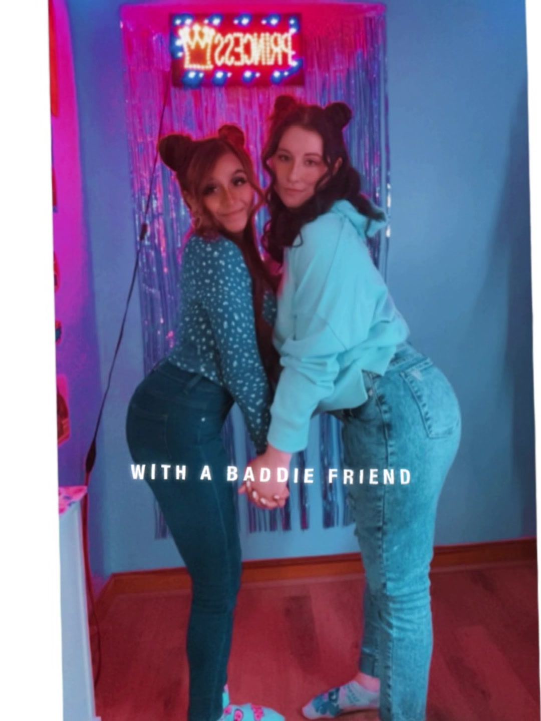 @Chrissy Esparenza 🦋🍭💕✨