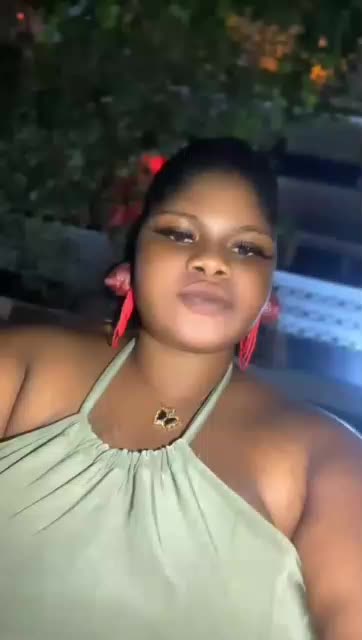 @users sexy Nora5