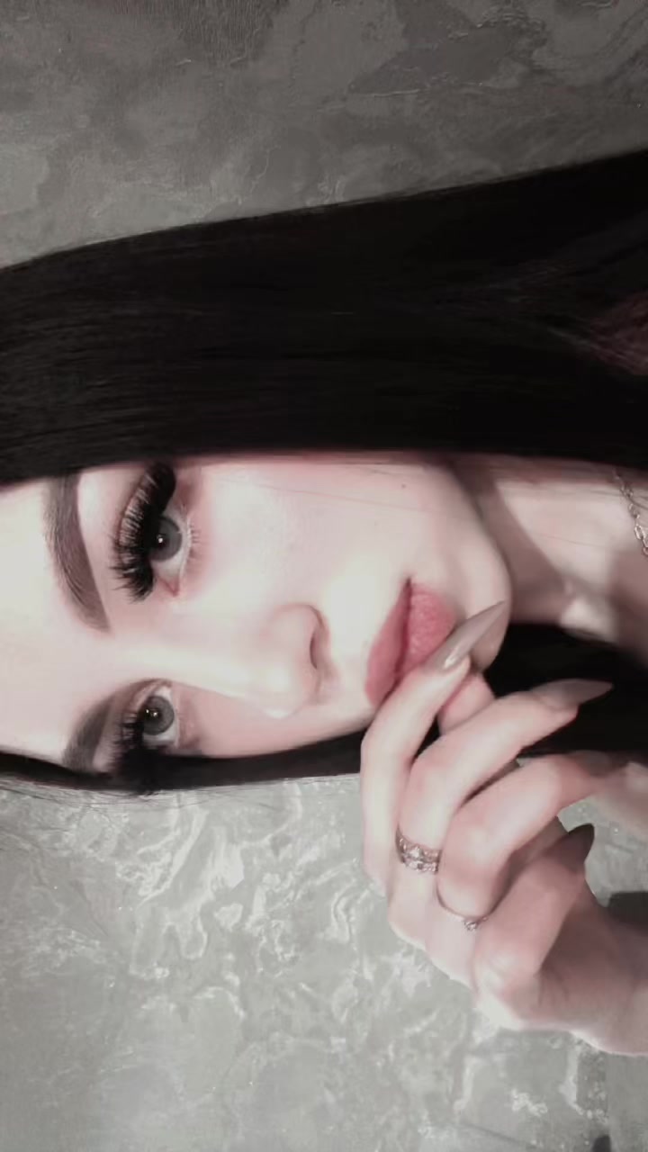 @_romanovna_🌹