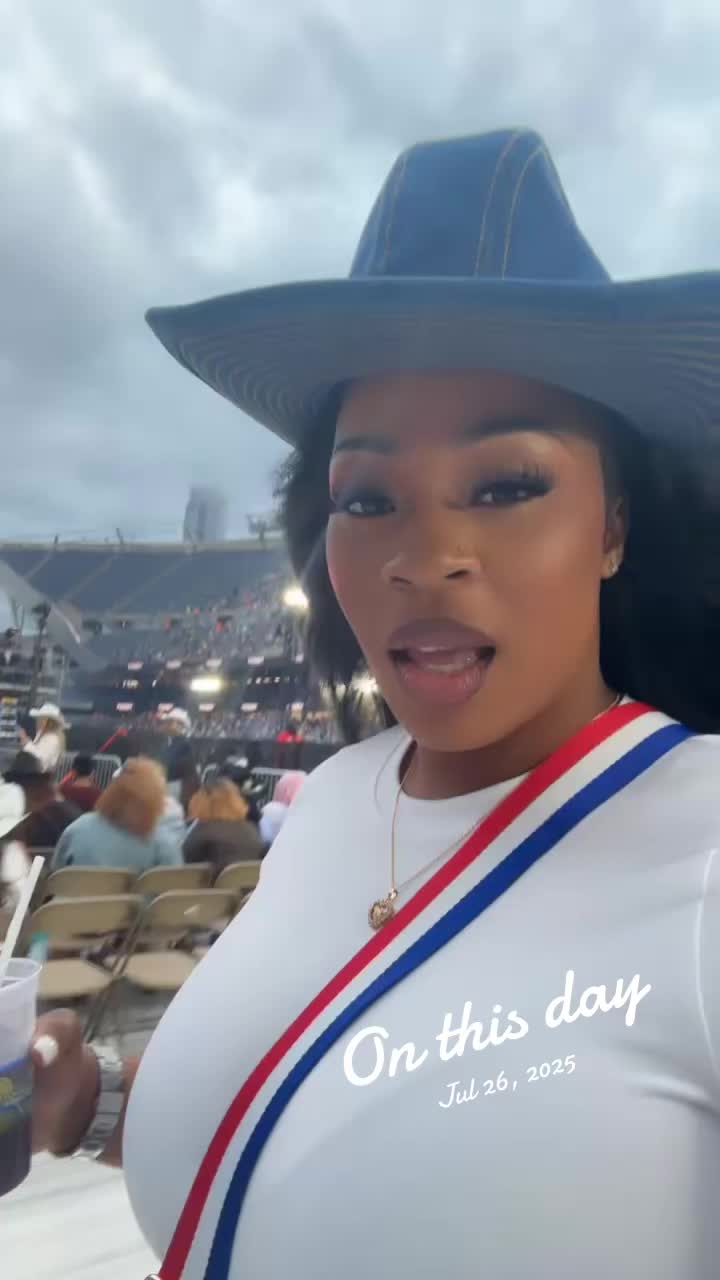 @TheReal NeNe 😘☮️🙌🏾