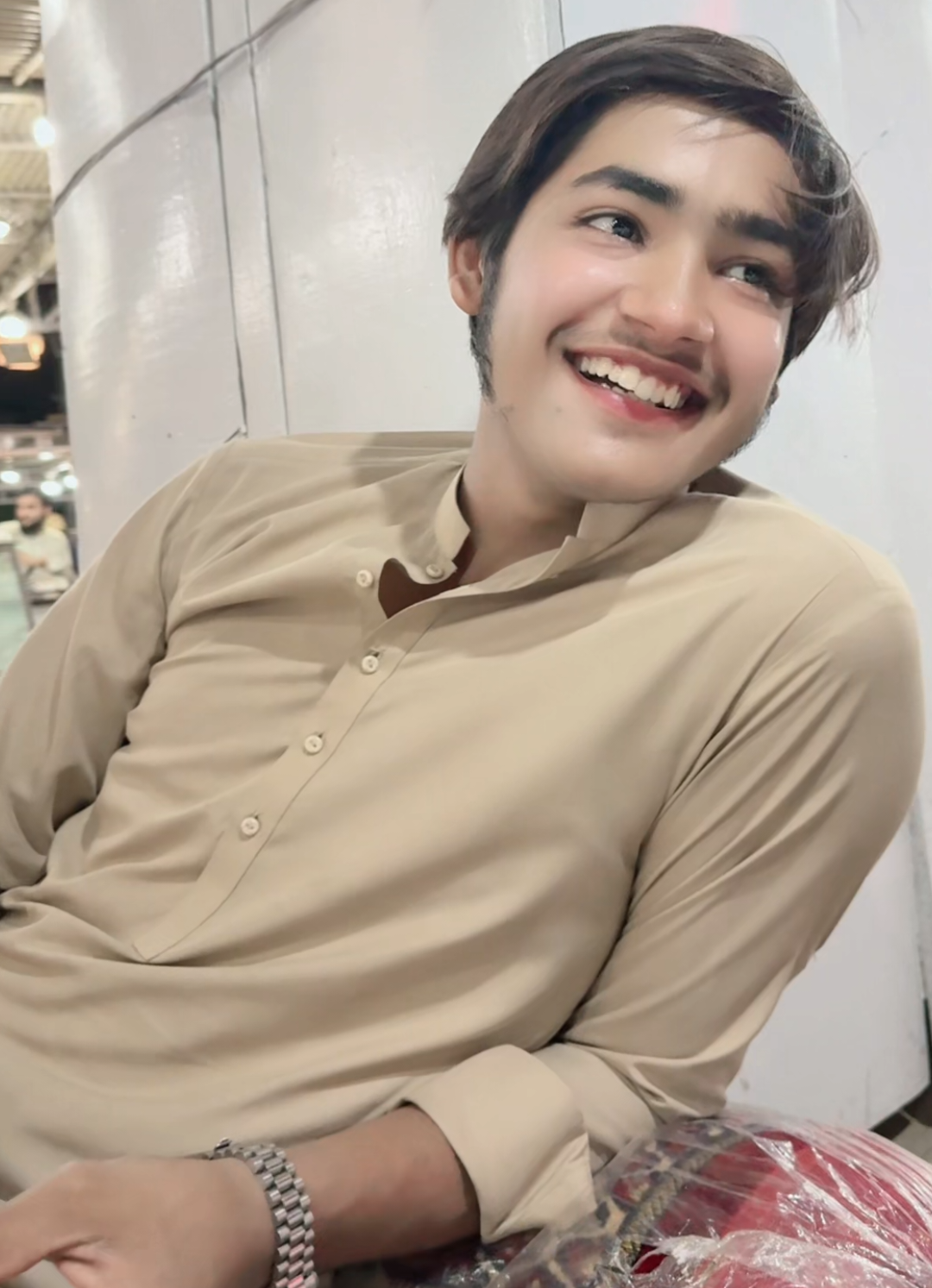 @√ اویس ملاح