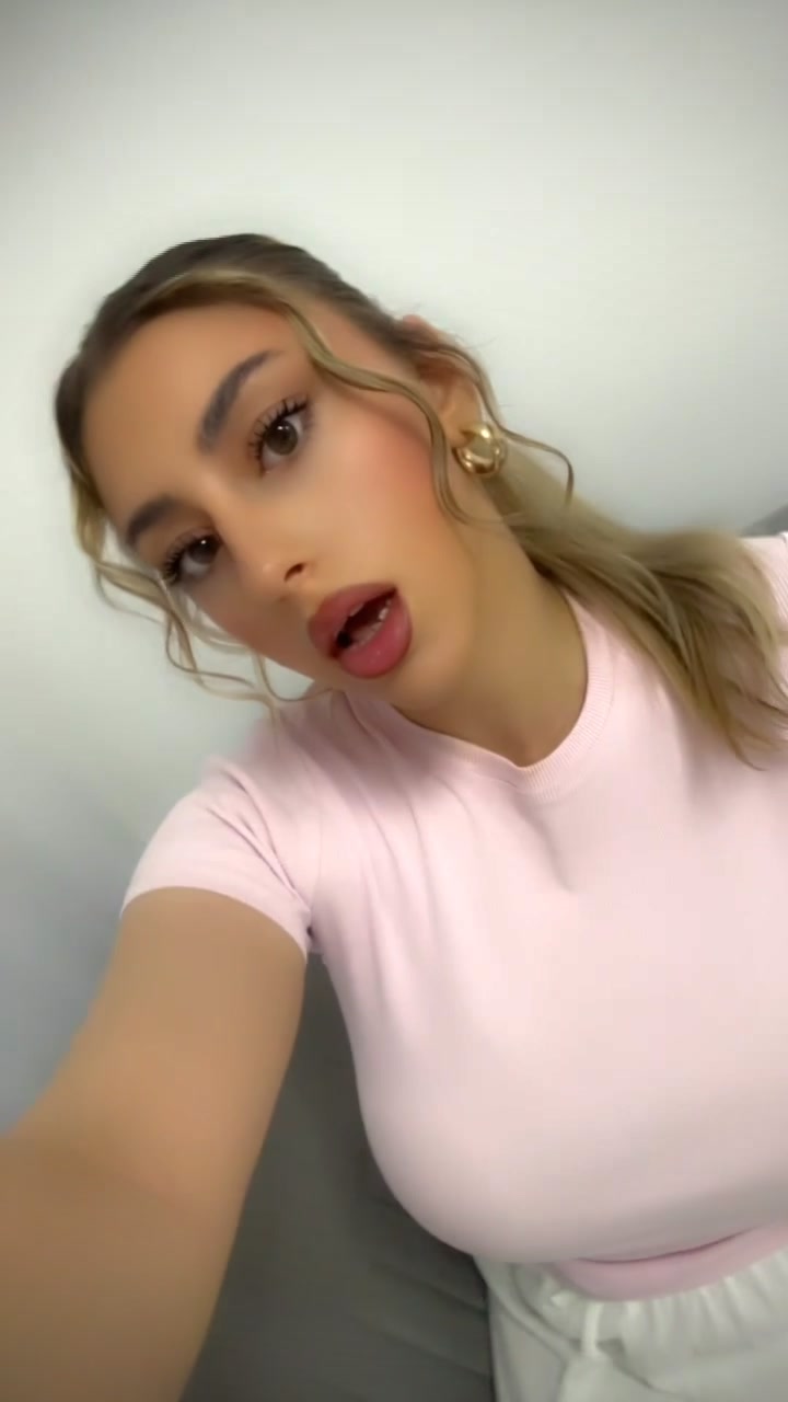 @𝐃𝐈𝐎𝐍𝐀 𝐇𝐀𝐉𝐑𝐈𝐙𝐈