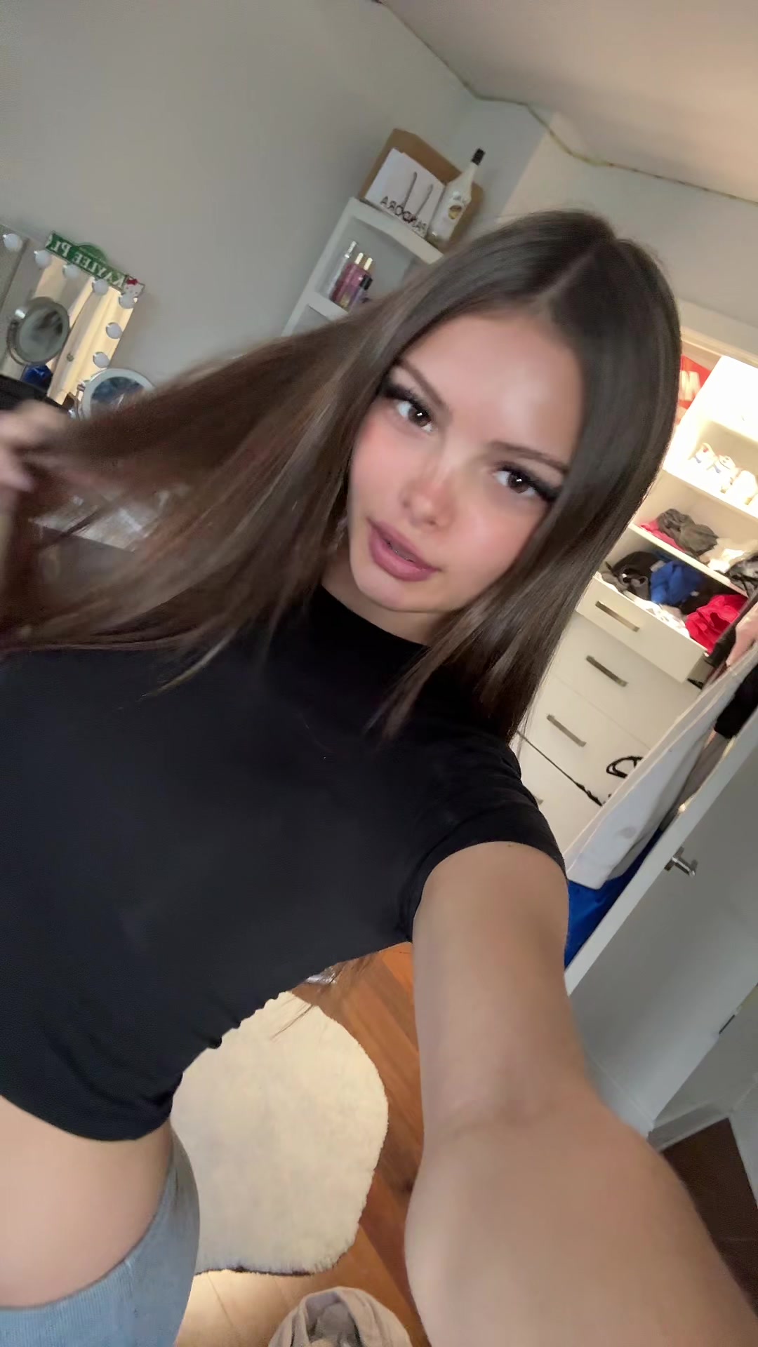 @𝑘𝑎𝑦𝑙𝑒𝑒