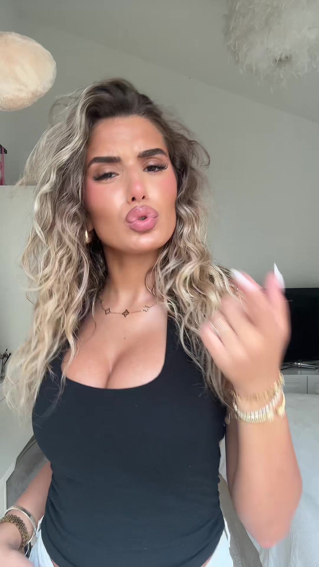 @Pranvera