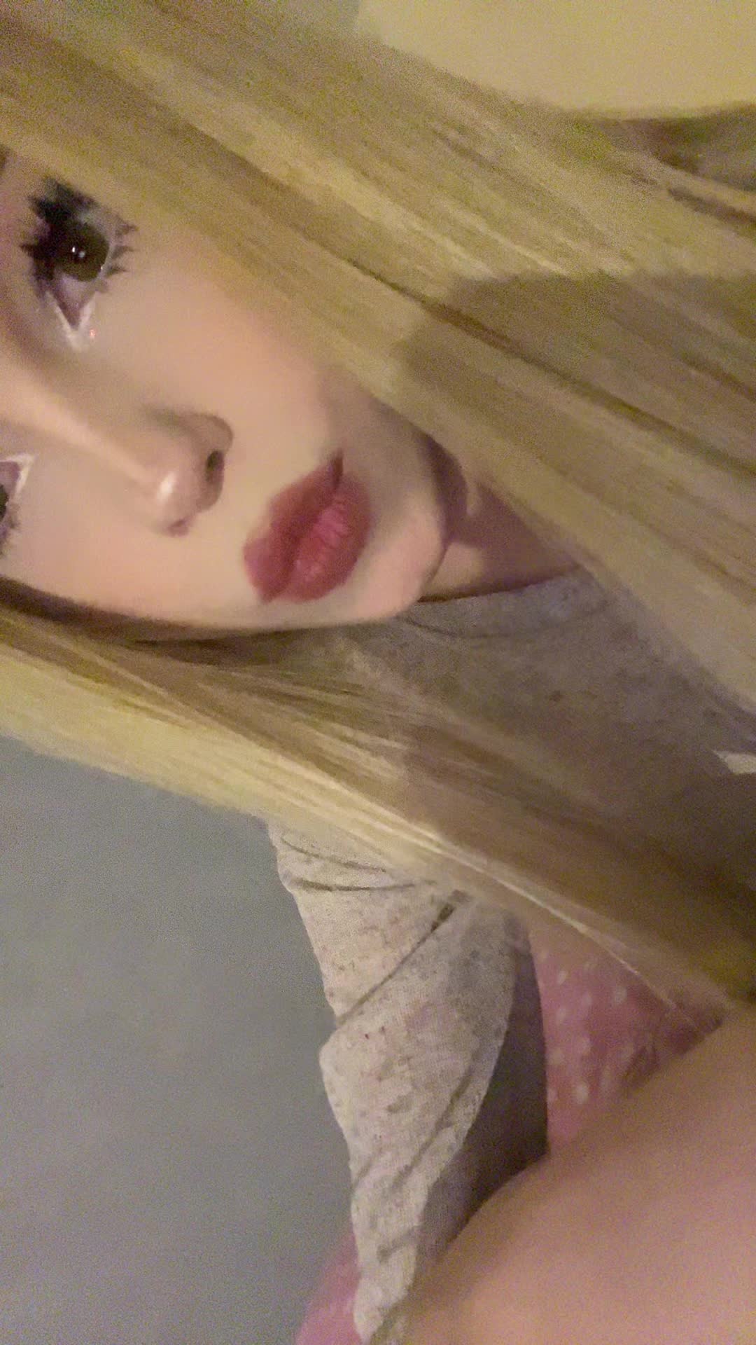 @77//