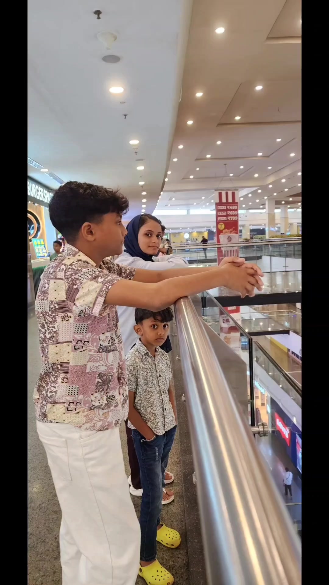 @Abutty Vlogger