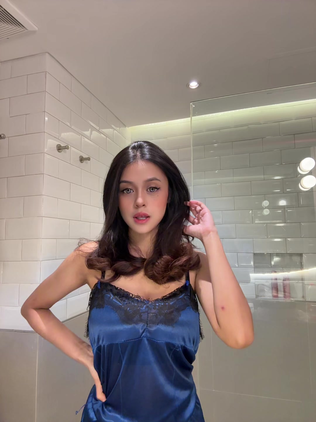 @zzneya
