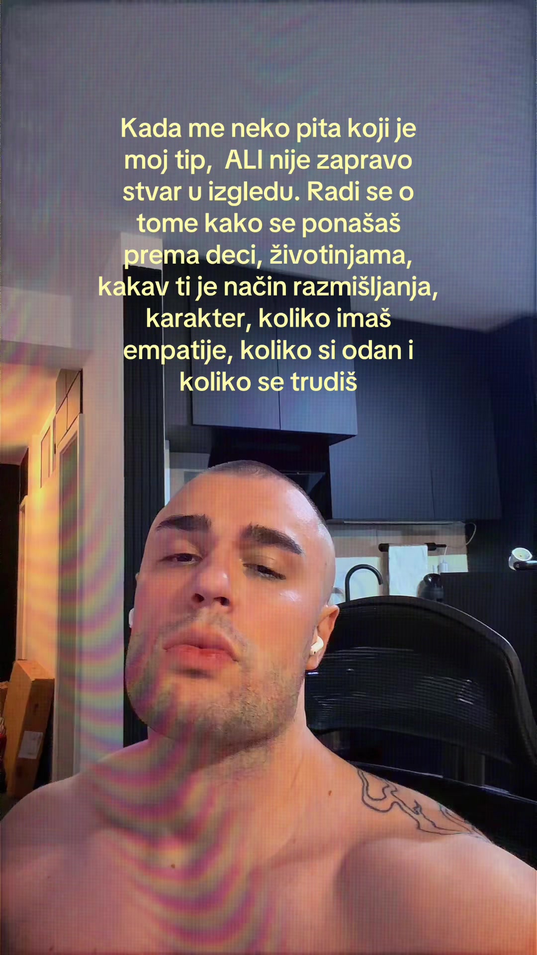 @V U K