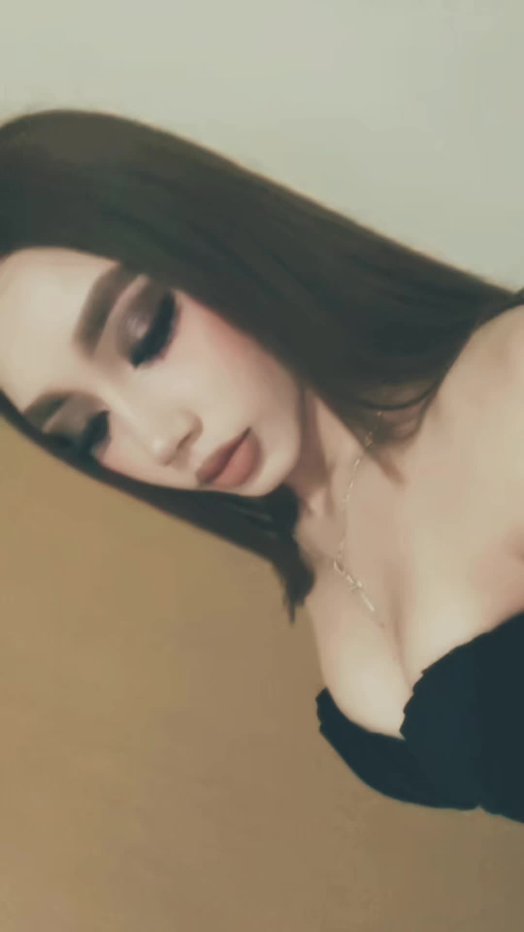 @️
