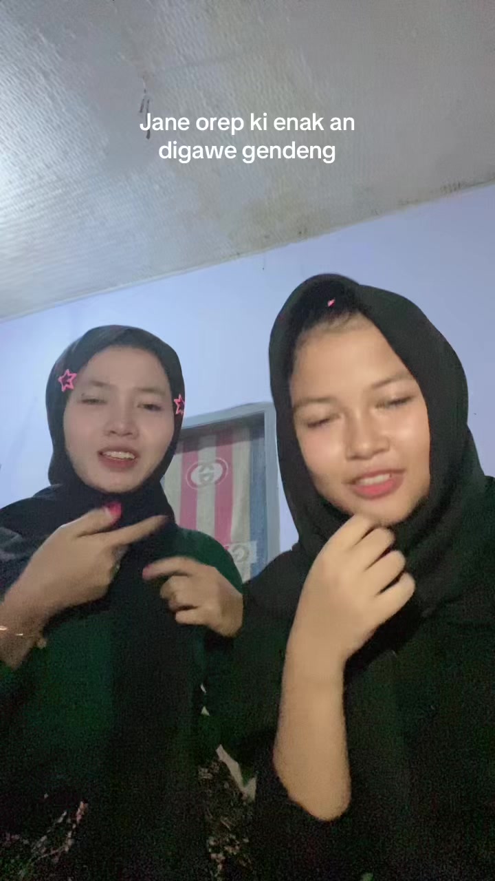 @Anisaratu👑