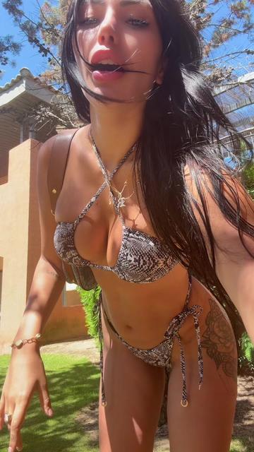 @leslyreynas
