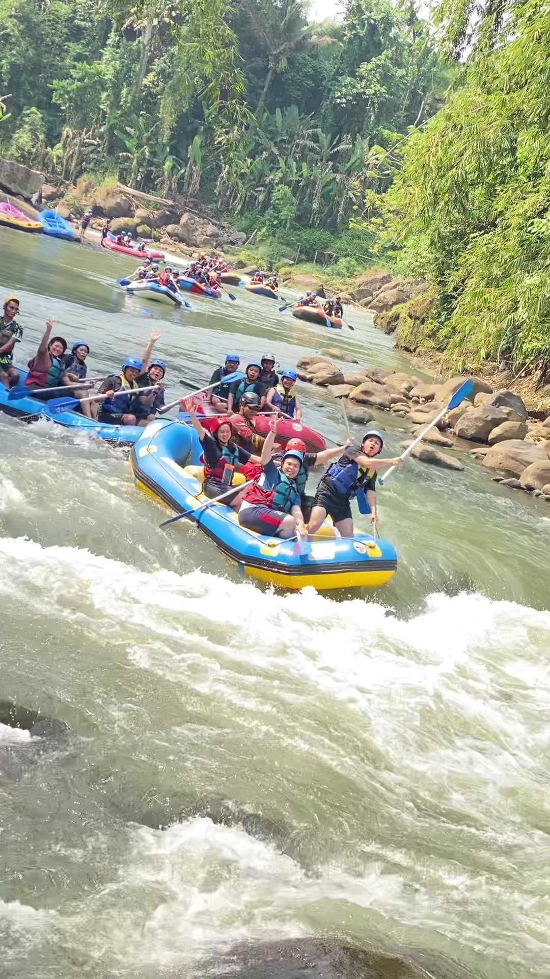 @RAFTING SUNGAI ELO