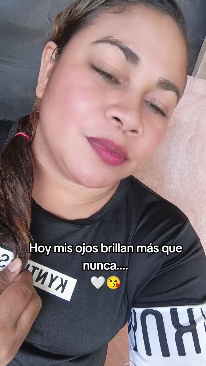 @OLI 🌻🤍😘