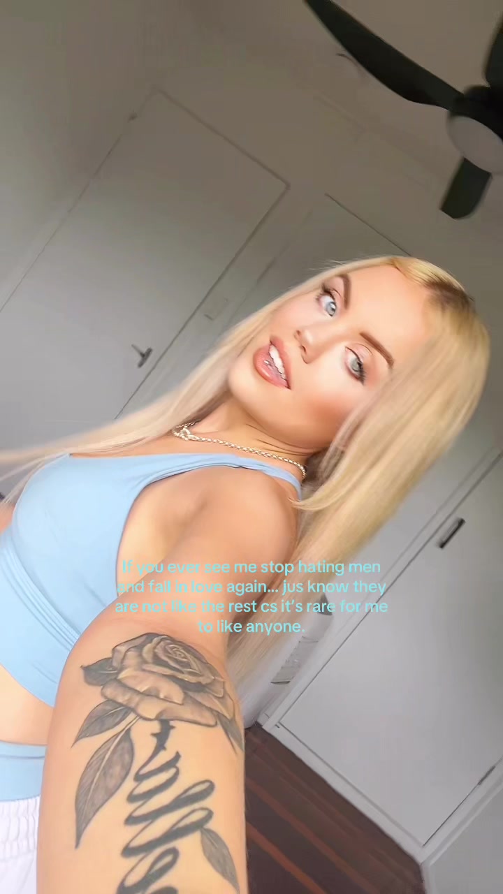 @Mollyshaee
