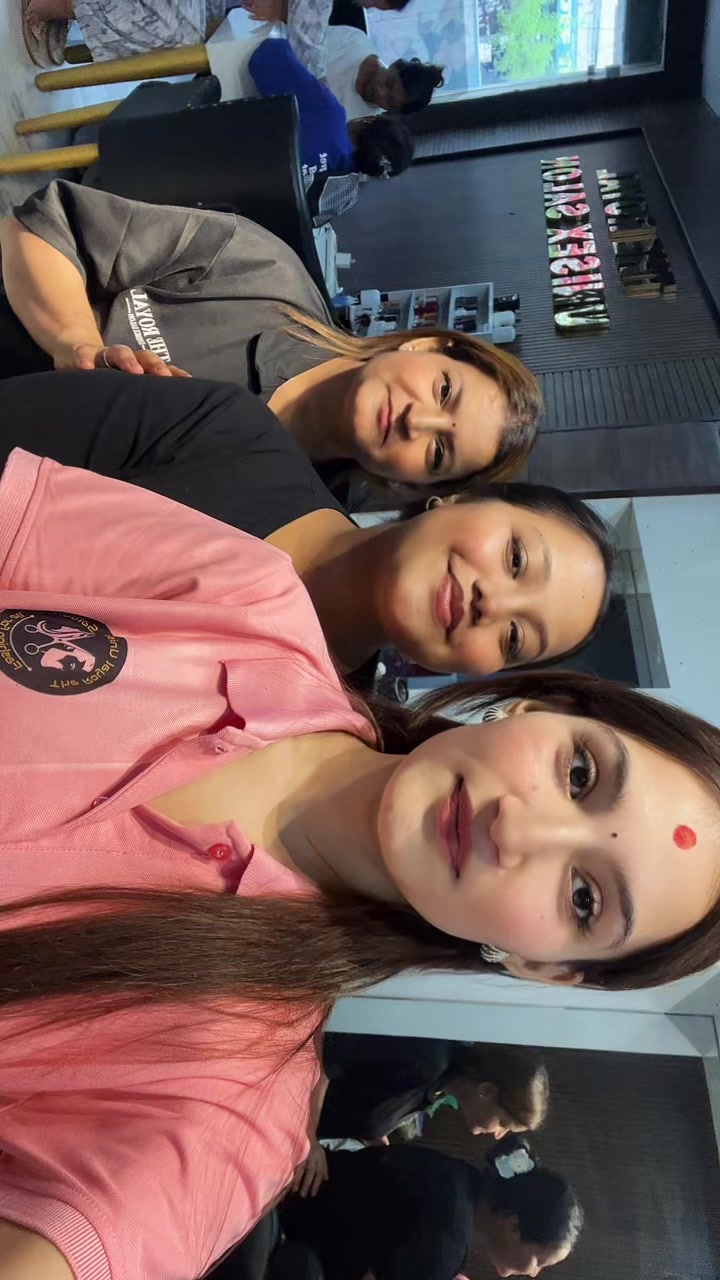 @Navina Lama🫀