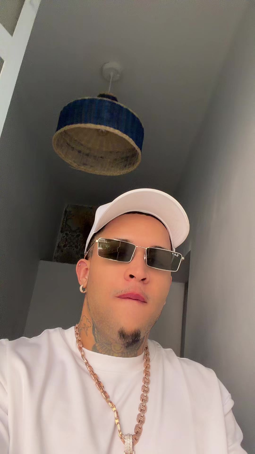 @JeyOne