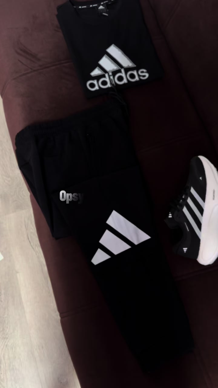 @Nike vs Adidas ✔️