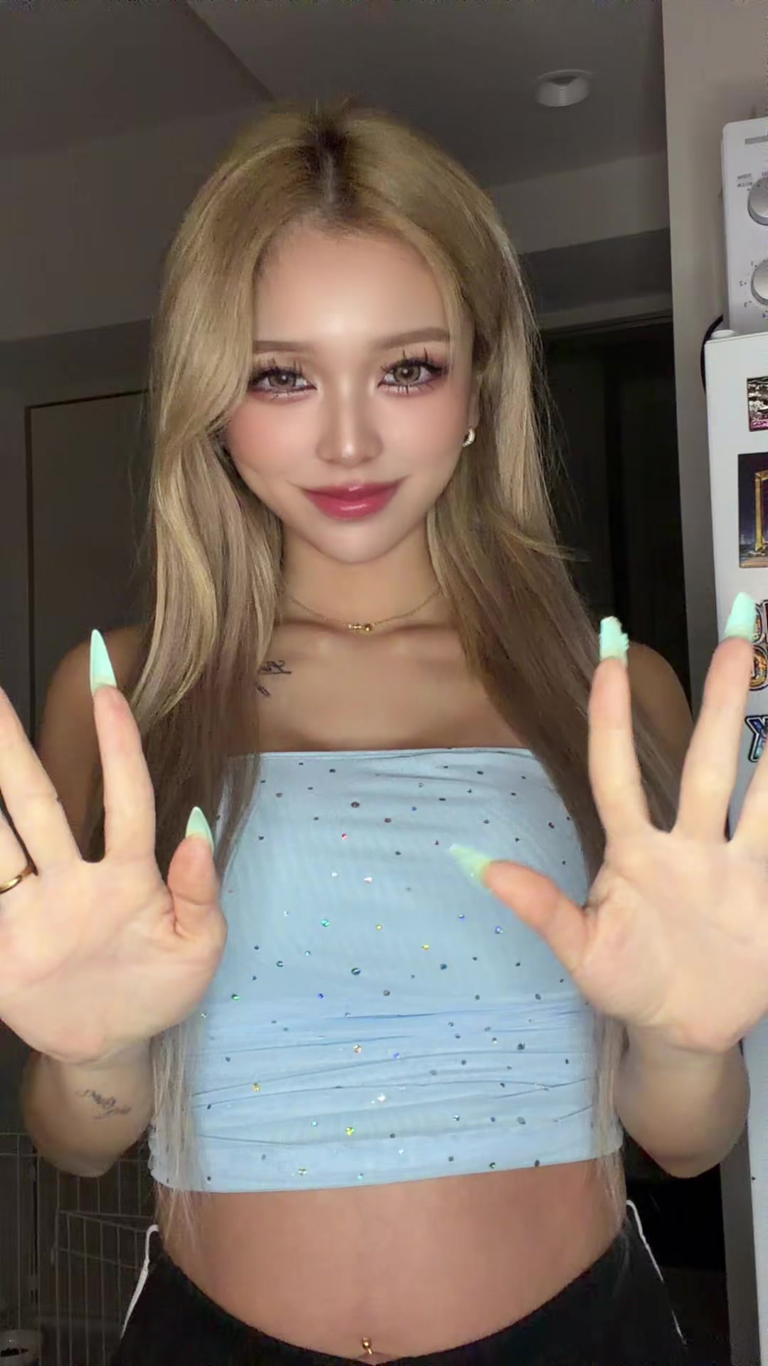 @マユ