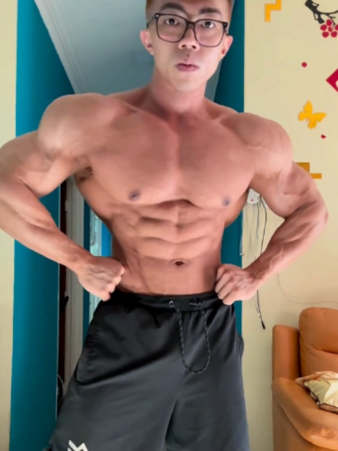 @Beautiful Muscle Male