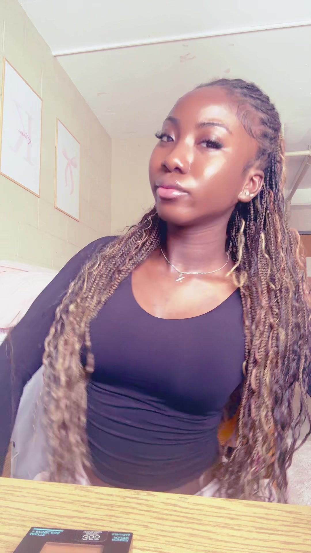@🫰🏾