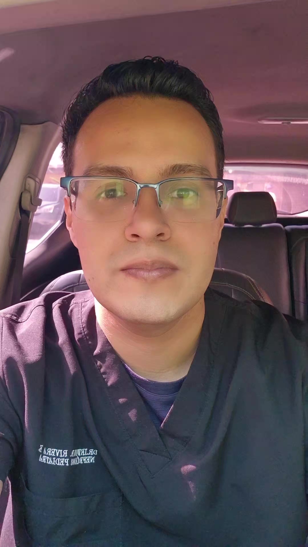 @Dr. Irwing Nefr&oacute;logo-Pediatra