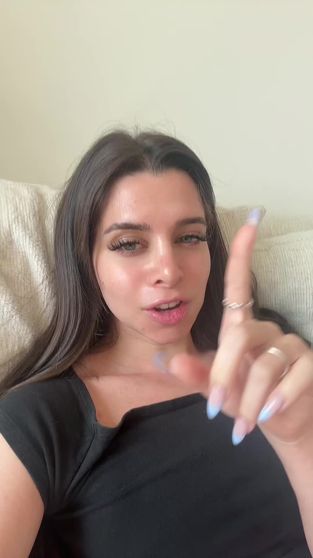 @hothighpriestess 🧿🤍