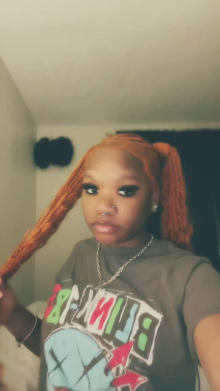 @🫦