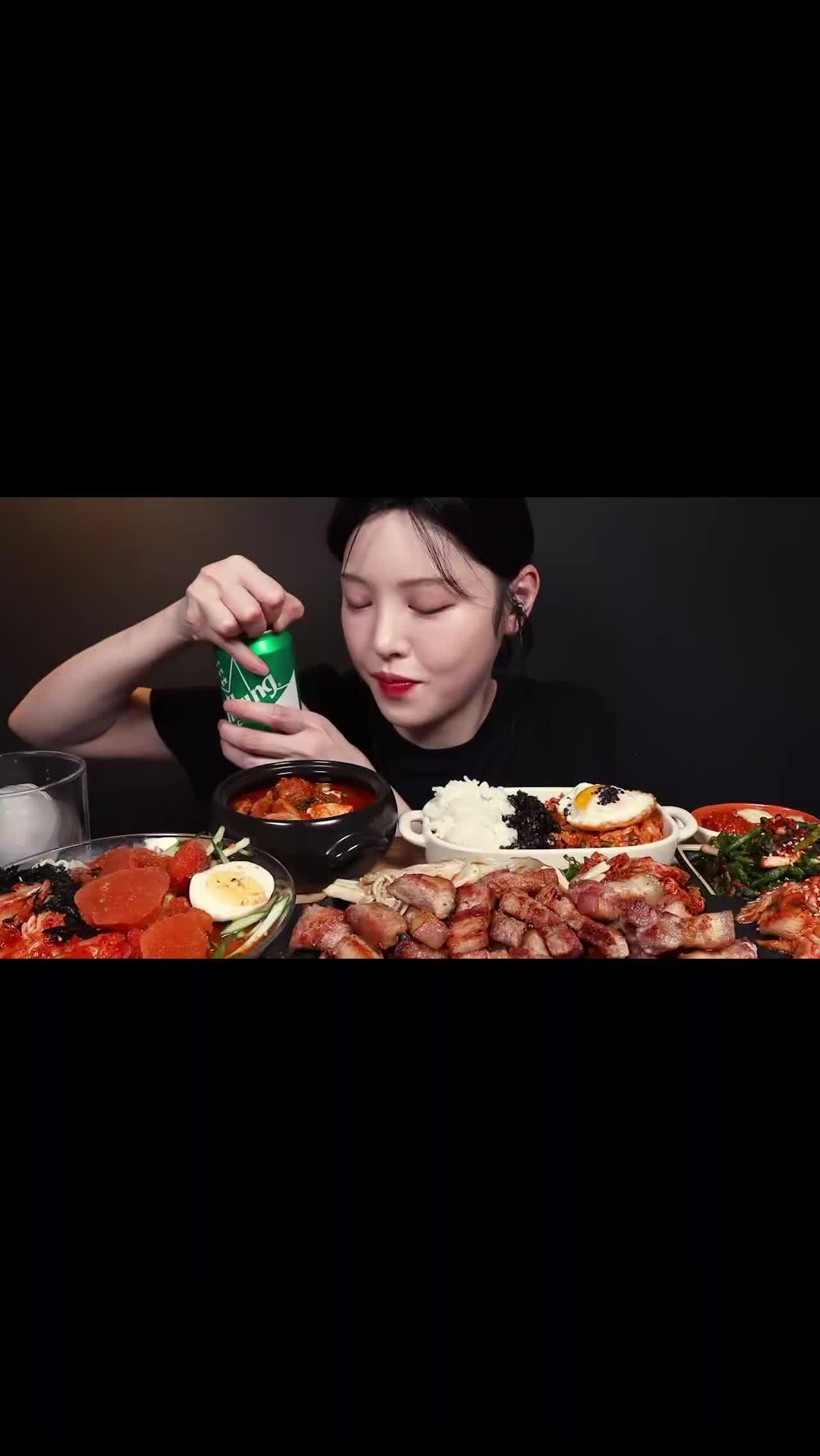 @NomNomDiaries