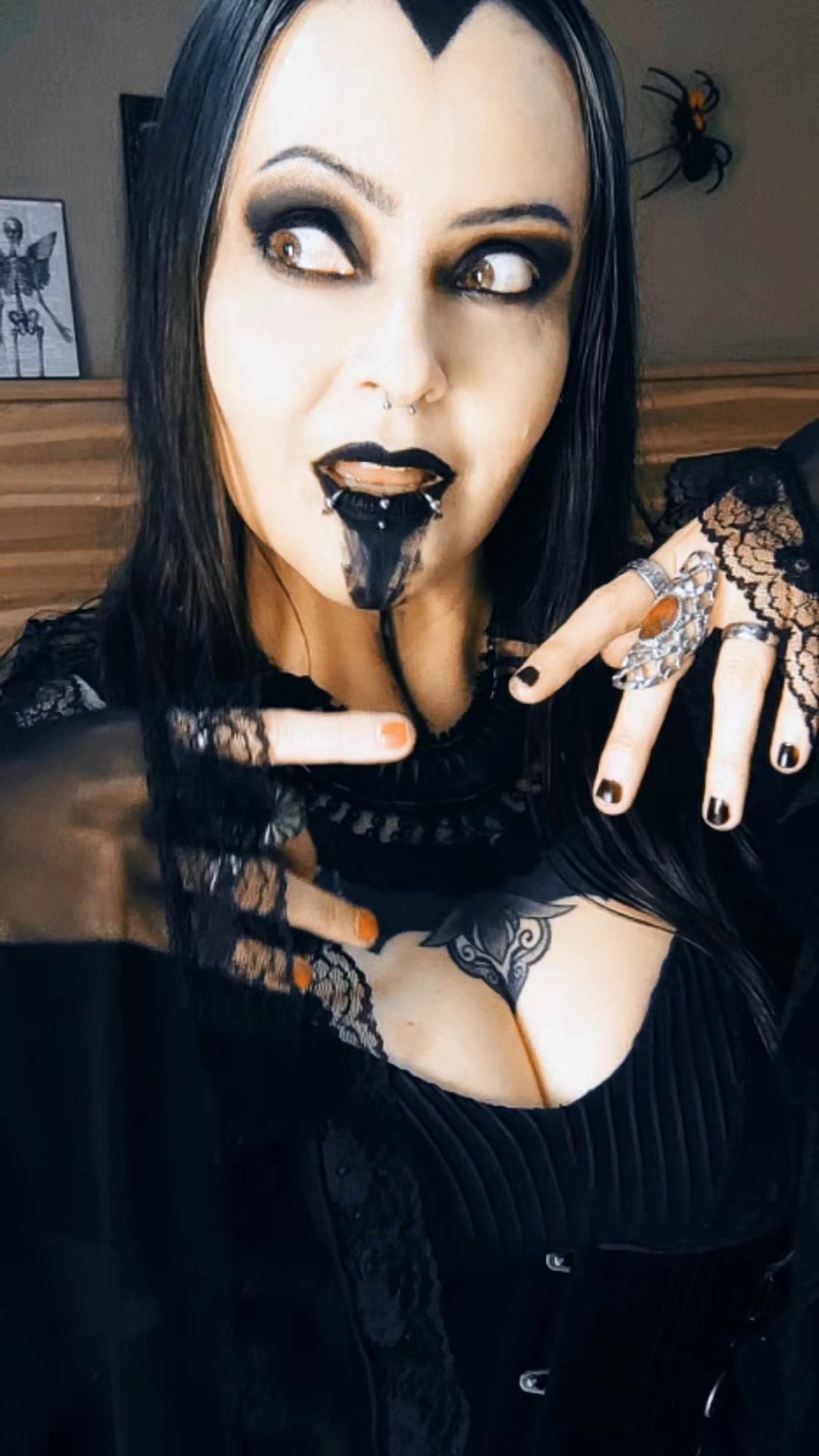 @⚜️🖤💀Goticona Voadora🔮🪞🦇