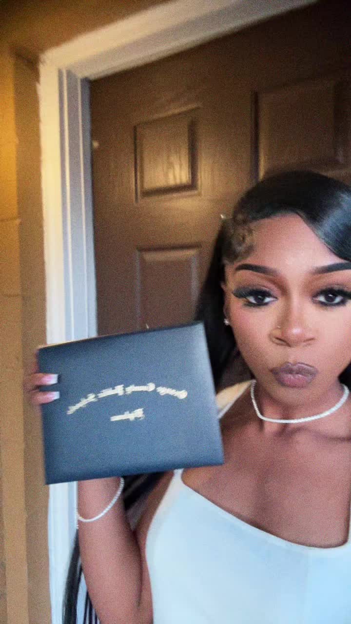 @sandieemoniquee