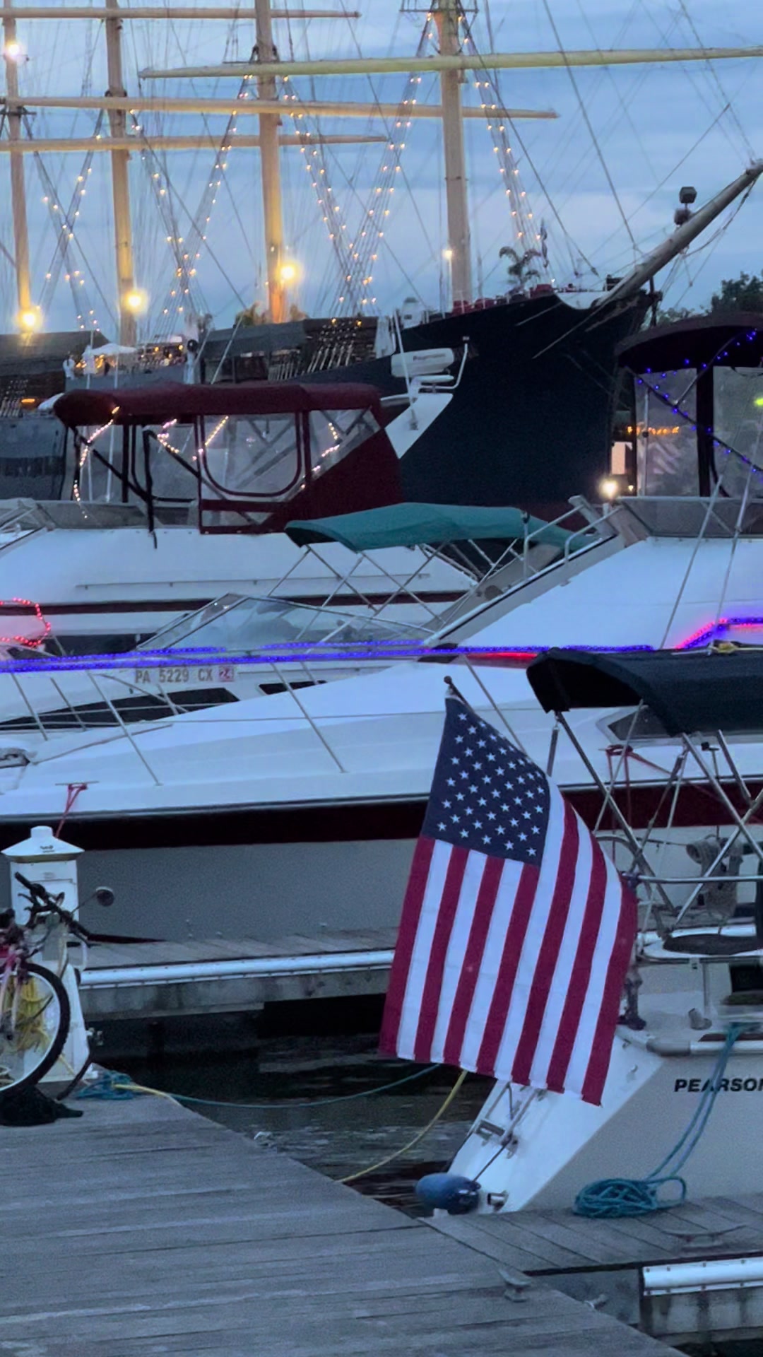 @SHARK 🦈 XOXO 🇺🇸